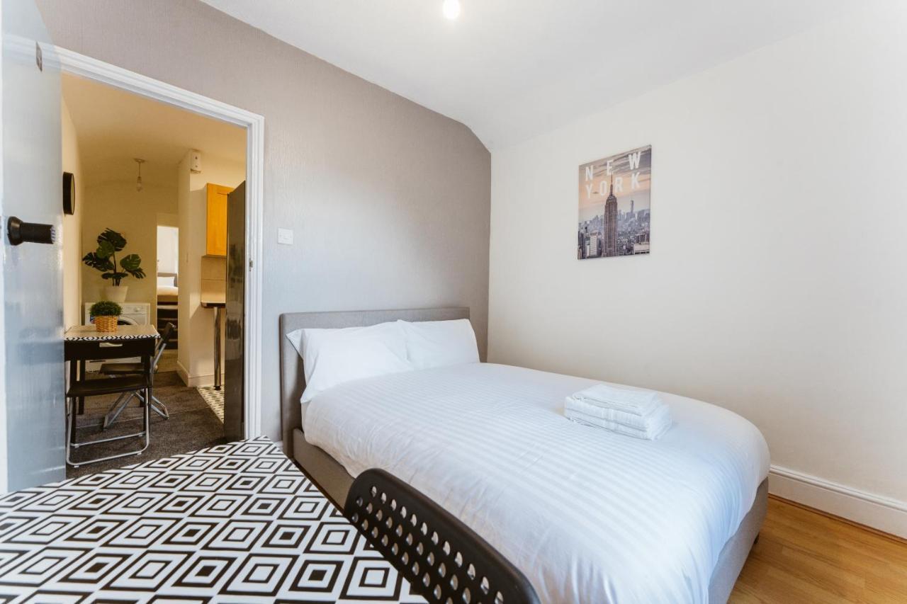 Mile End Double Rooms 86A Λονδίνο Εξωτερικό φωτογραφία